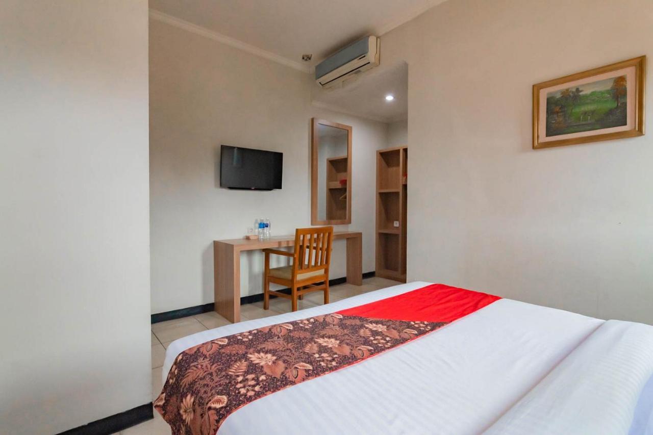 Cihampelas Hotel 2 Mitra Reddoorz Bandung Exteriör bild