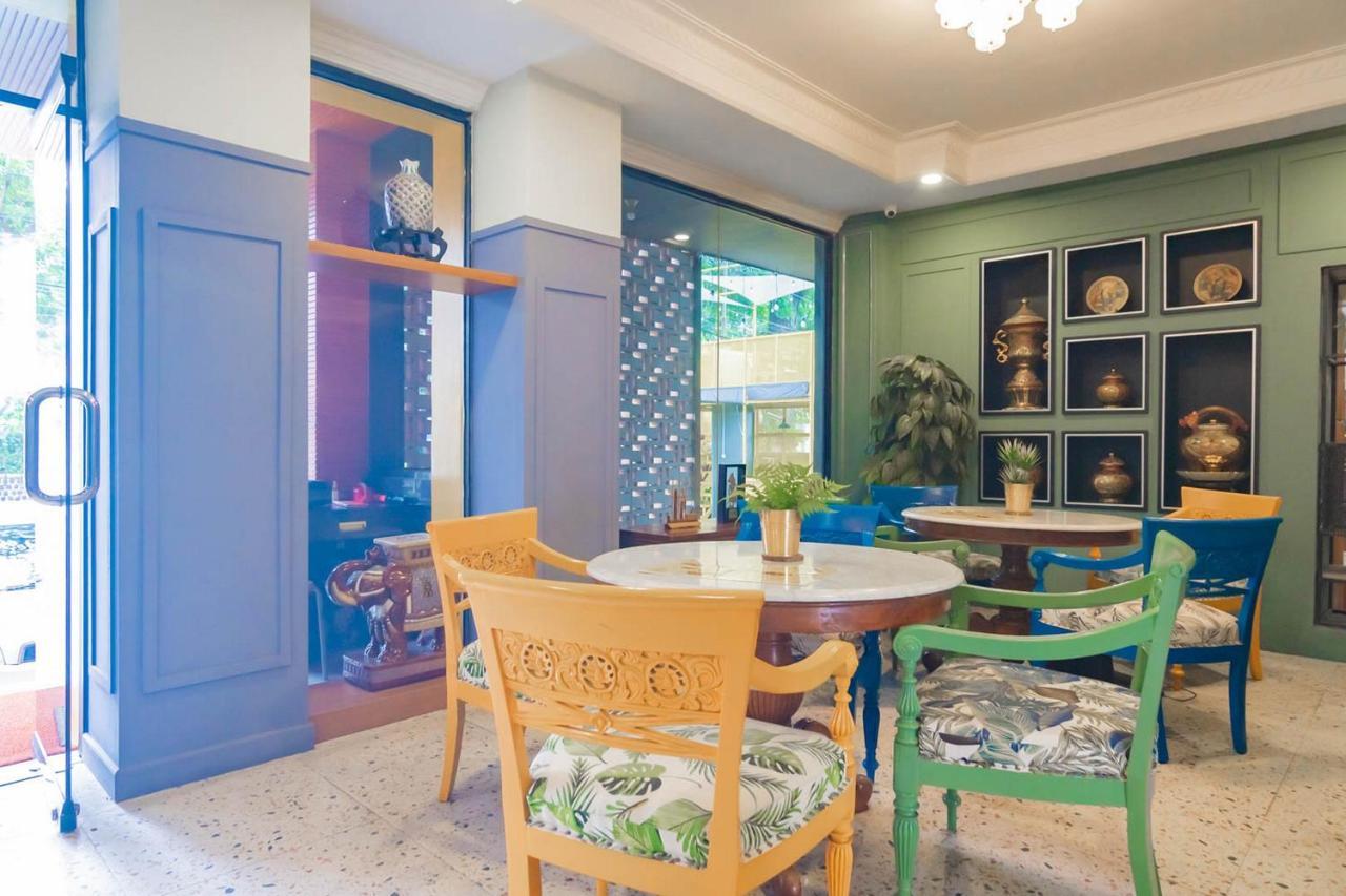 Cihampelas Hotel 2 Mitra Reddoorz Bandung Exteriör bild
