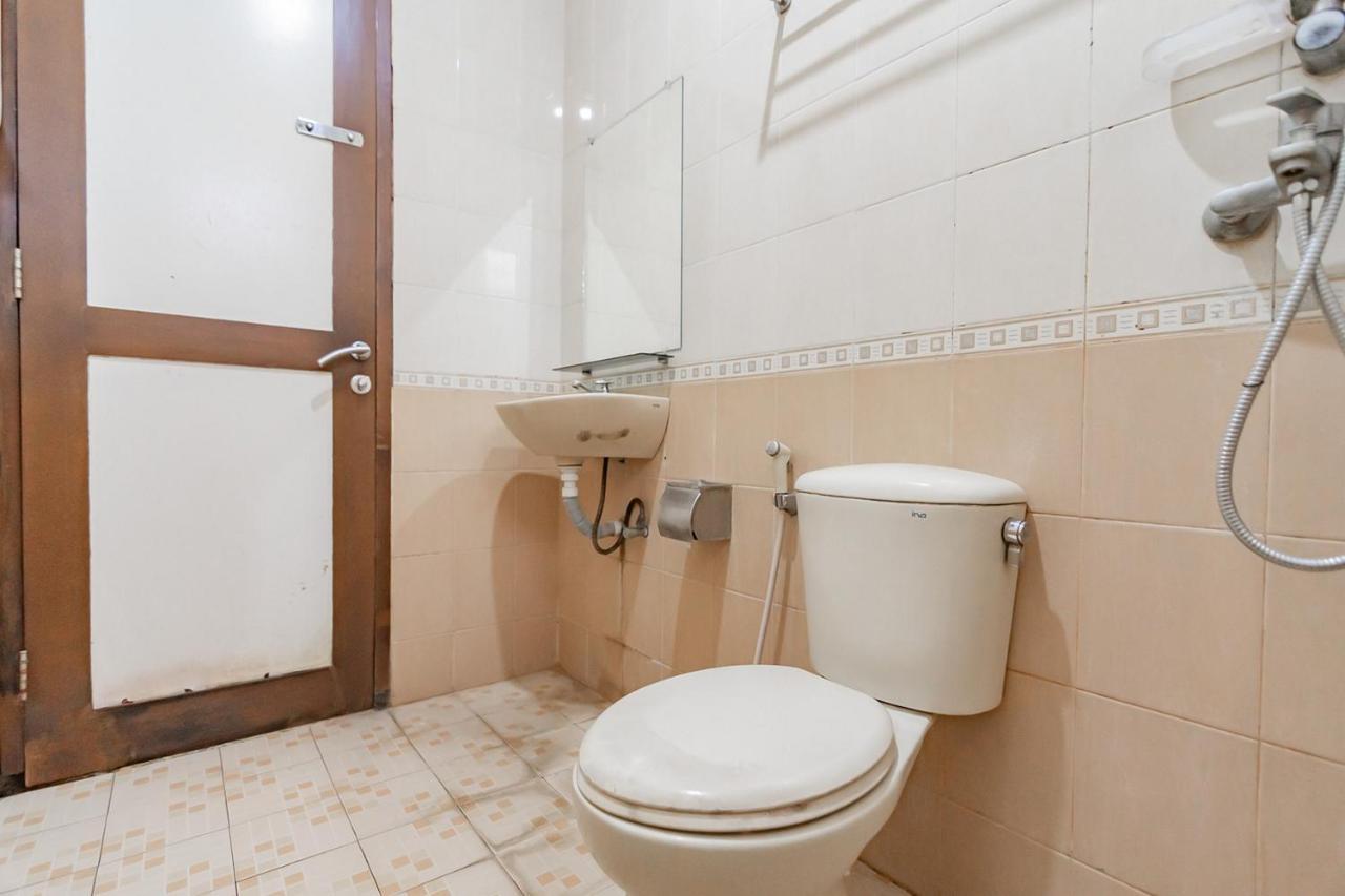 Cihampelas Hotel 2 Mitra Reddoorz Bandung Exteriör bild
