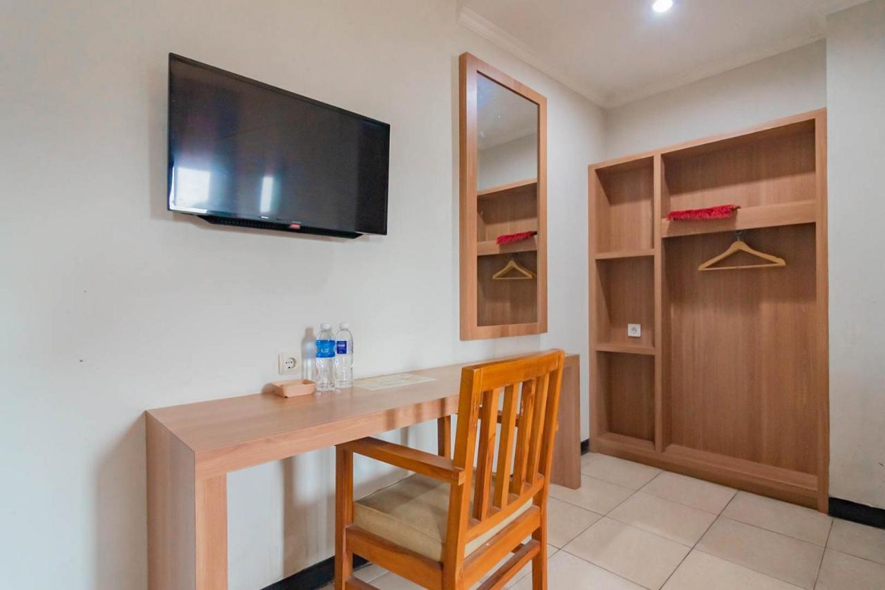 Cihampelas Hotel 2 Mitra Reddoorz Bandung Exteriör bild
