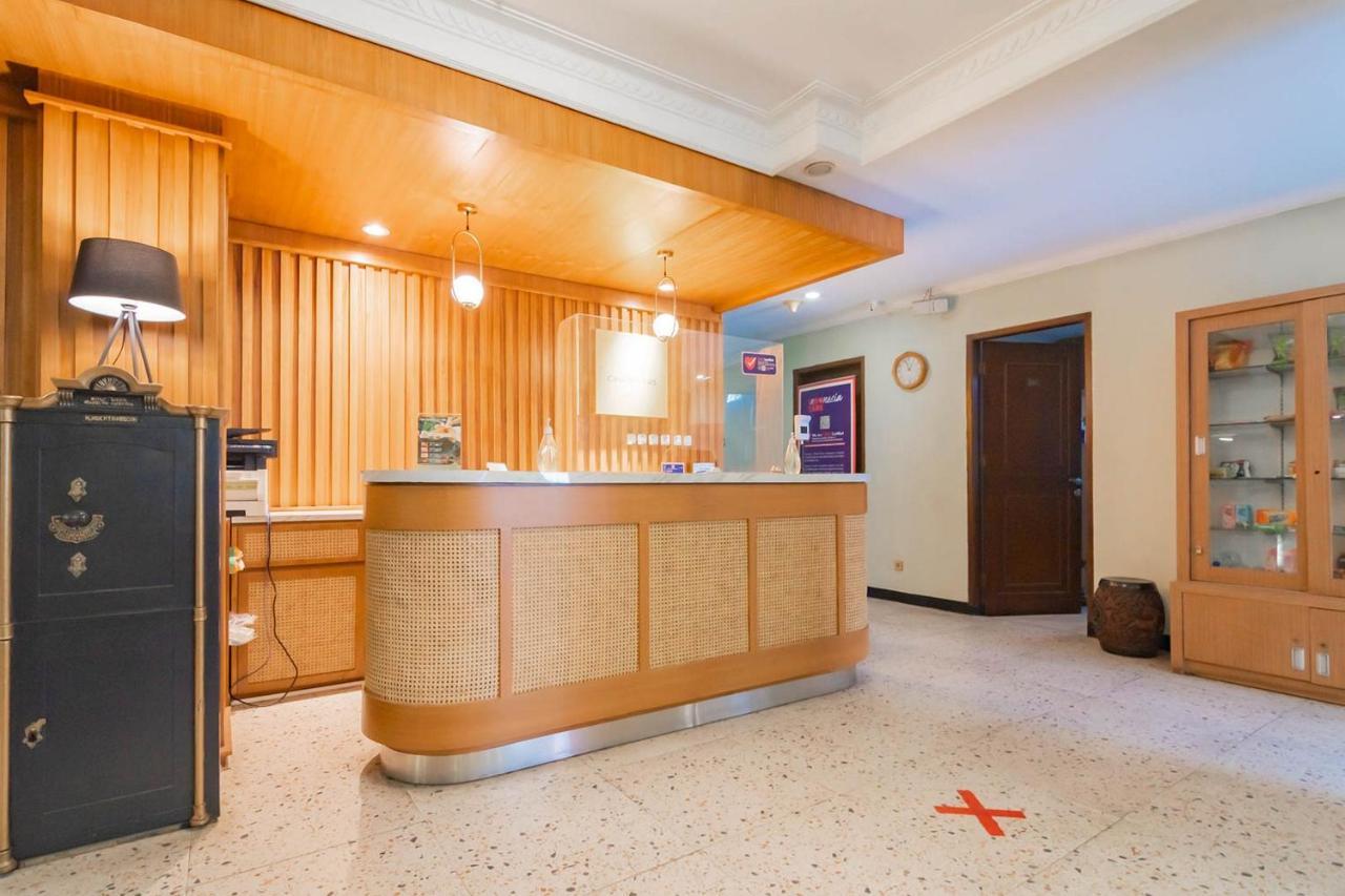 Cihampelas Hotel 2 Mitra Reddoorz Bandung Exteriör bild